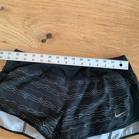 Nike Dri-fit Running Short Black Taupe Print Women’s M preloved - Picture 6 of 6
